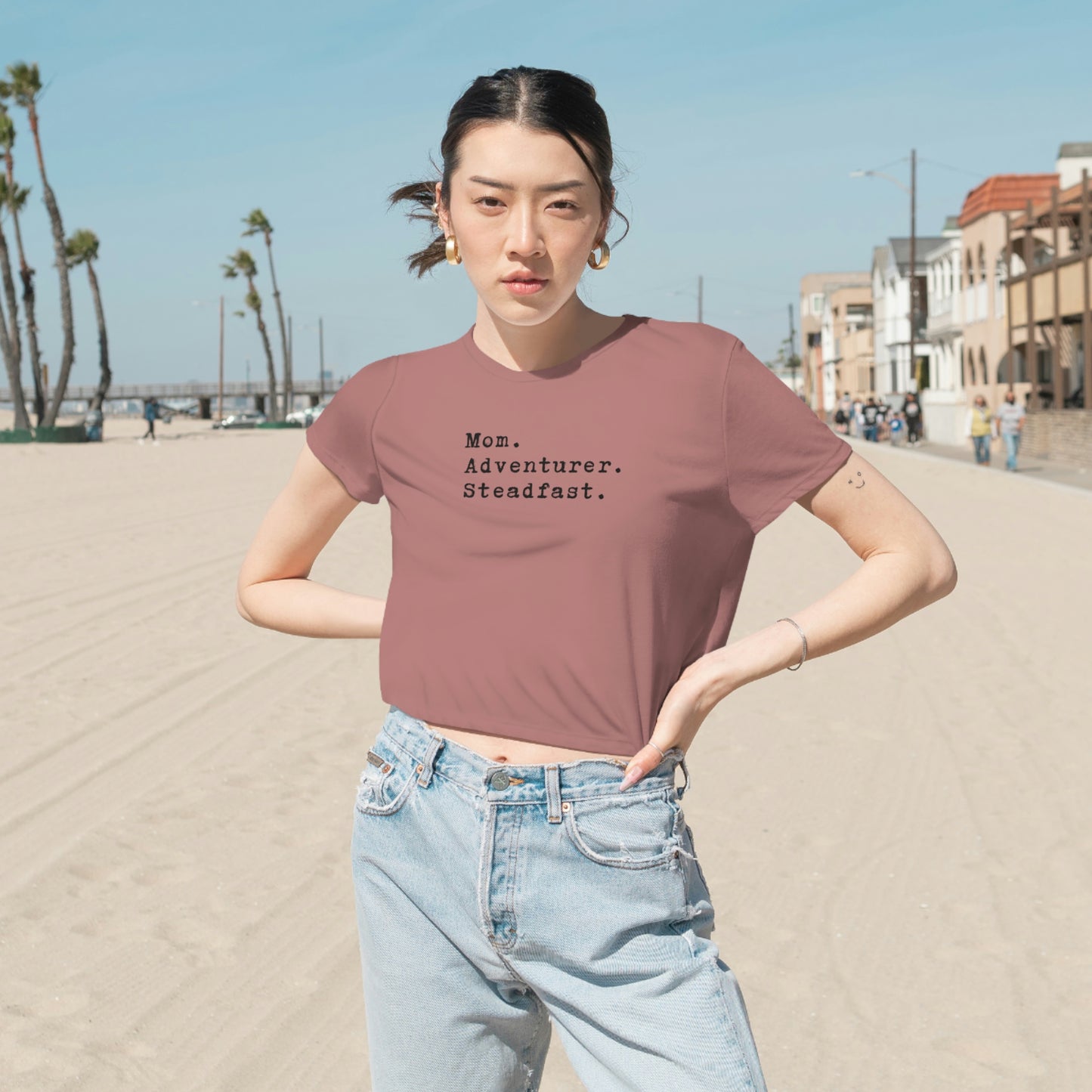 Mom.Adventurer.Steadfast. Women's Flowy Cropped Tee